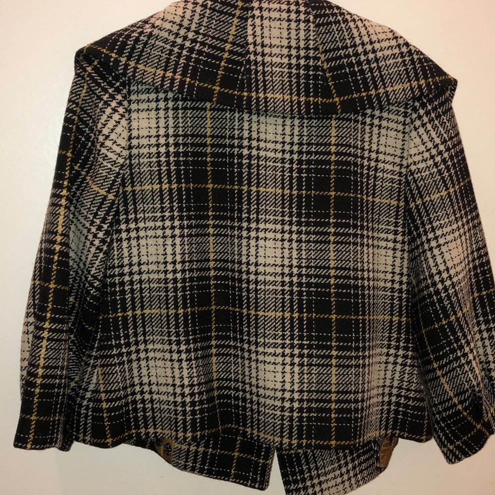 Coat - Picture 4 of 4